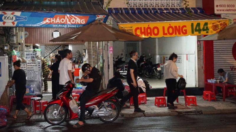 Các quán ăn đêm thường mở cửa đến mấy giờ? Các quán ăn đêm thường mở cửa đến mấy giờ?