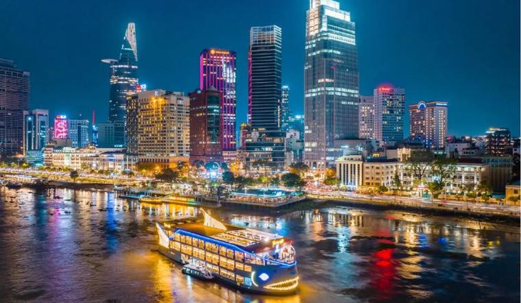 Sài Gòn đi đâu chơi về đêm? 10+ địa điểm ăn chơi "quên lối về"