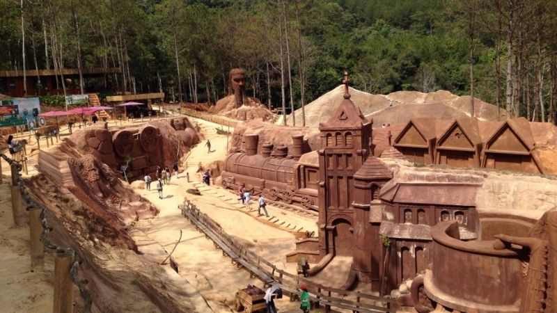 Đường Hầm Đất Sét là công trình điêu khắc độc đáo