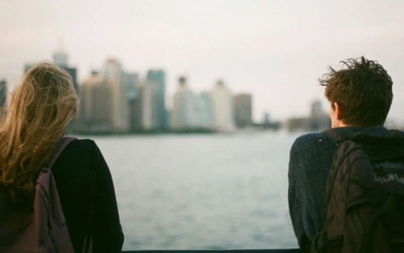 Khi cả hai đang xa cách cảm xúc