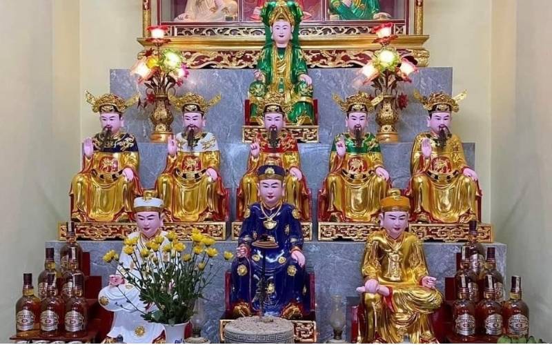 Cúng tại nhà quan trọng nhất là sự thành tâm và lòng tôn kính với bề trên Cúng tại nhà quan trọng nhất là sự thành tâm và lòng tôn kính với bề trên