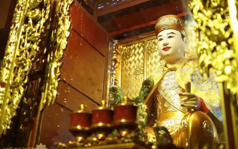 Ông Hoàng Mười tượng trưng cho tài trí và lòng trung nghĩa Ông Hoàng Mười tượng trưng cho tài trí và lòng trung nghĩa