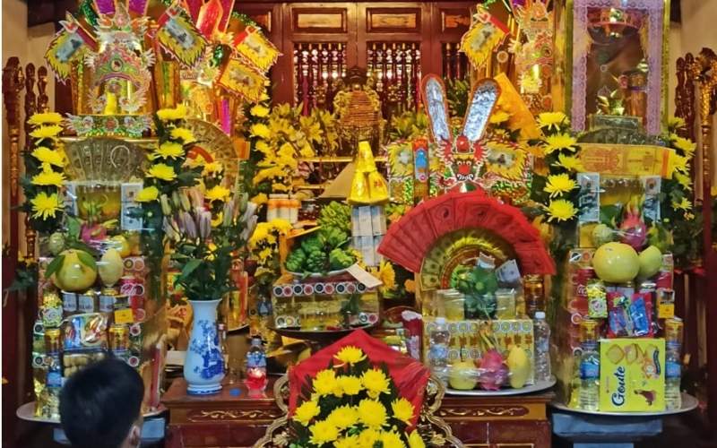 Lễ vật dâng Ông Hoàng Mười Lễ vật dâng Ông Hoàng Mười