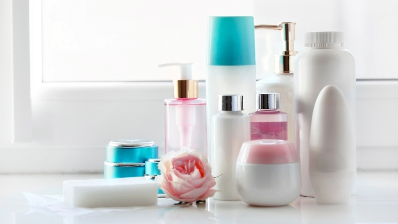 Bộ mỹ phẩm nhẹ nhàng, tinh tế là món quà giúp người yêu là giáo viên luôn rạng rỡ