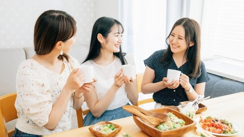 Liên hoan cuối tháng cùng đồng nghiệp