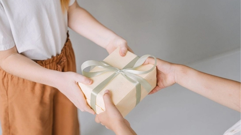 STT khoe quà Valentine STT khoe quà Valentine