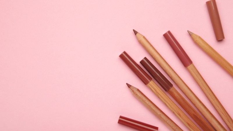 Chọn chì kẻ viền môi theo tone da, màu son yêu thích, chất chì và ưu tiên loại có dưỡng