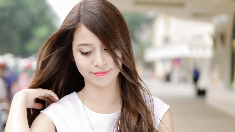 Tóc mái xéo dài Tóc mái xéo dài