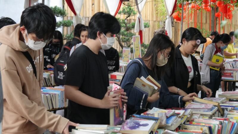 Sách mới – nuôi dưỡng tinh thần Sách mới – nuôi dưỡng tinh thần