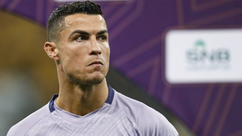Mỗi lần ra sân, tóc Ronaldo lại khiến fan đứng ngồi không yên Mỗi lần ra sân, tóc Ronaldo lại khiến fan đứng ngồi không yên