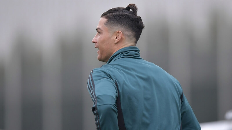 Không chỉ đá hay,Ronaldo còn “đỉnh” ở khoản tạo kiểu Không chỉ đá hay,Ronaldo còn “đỉnh” ở khoản tạo kiểu