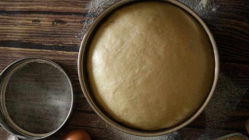 Nhồi và ủ bột bánh tiêu Nhồi và ủ bột bánh tiêu