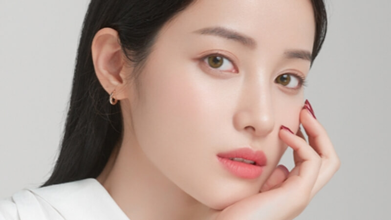 Dễ dàng kết hợp với makeup Dễ dàng kết hợp với makeup