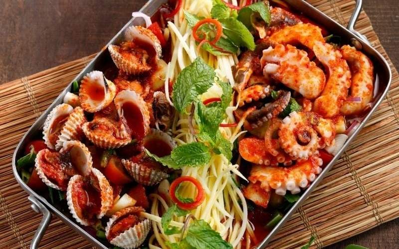 Các món hải sản sốt đem lại vị đậm đà, mới lạ và hấp dẫn vị giác