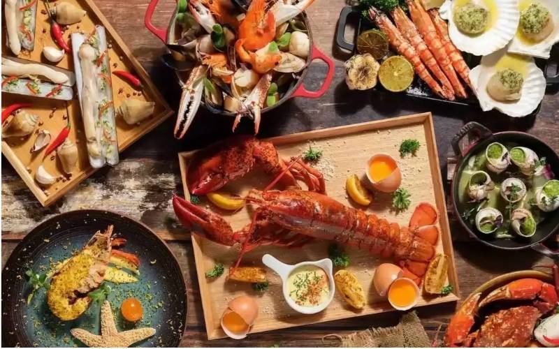 Món hải sản cao cấp giúp bữa tiệc thêm sang trọng và đậm dấu ấn