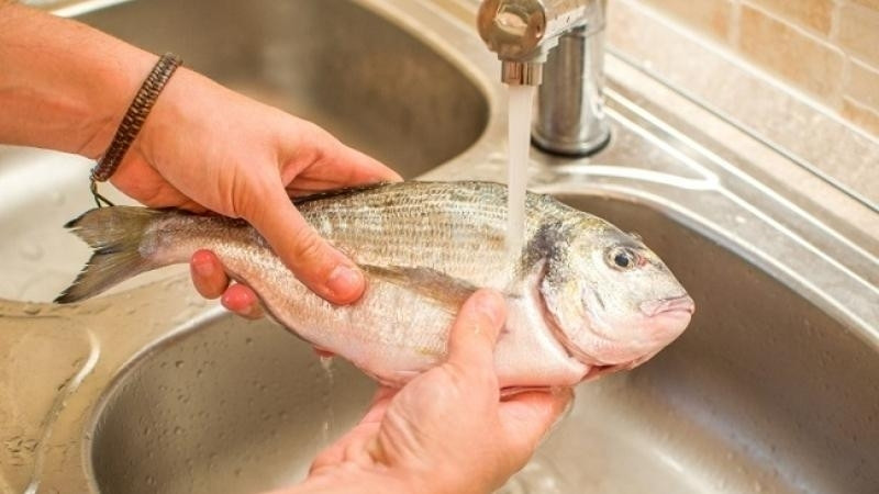 Làm sạch cá Làm sạch cá