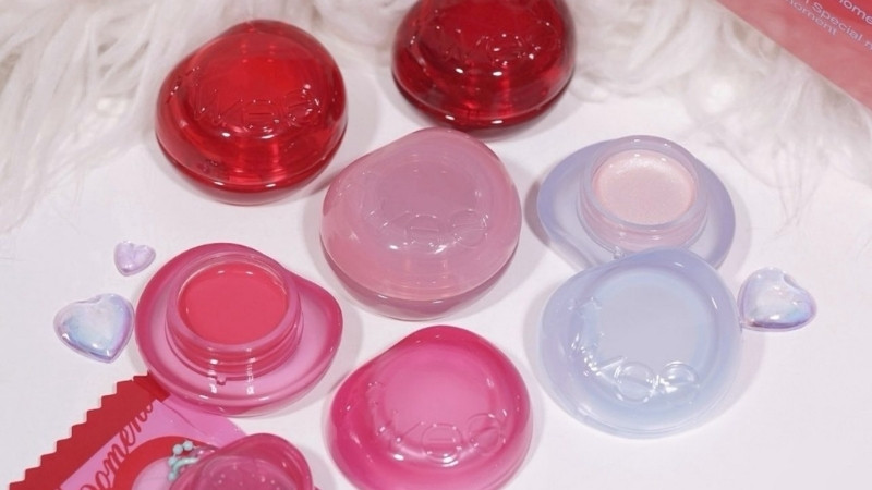 Ưu điểm là chất son thạch độc đáo tạo hiệu ứng căng bóng, đa năng Ưu điểm là chất son thạch độc đáo tạo hiệu ứng căng bóng, đa năng