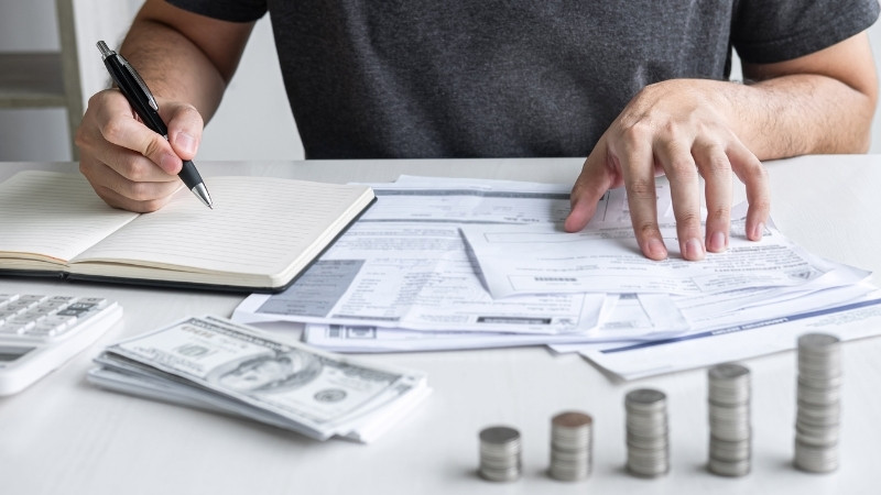 Tổng kết các khoản chi tiêu cuối tháng Tổng kết các khoản chi tiêu cuối tháng