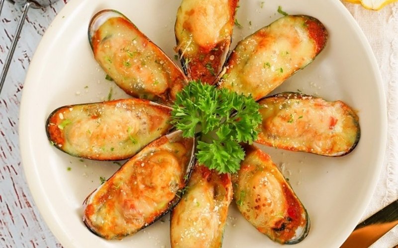 Phô mai tan chảy quyện vị vẹm ngọt, béo ngậy hấp dẫn Phô mai tan chảy quyện vị vẹm ngọt, béo ngậy hấp dẫn