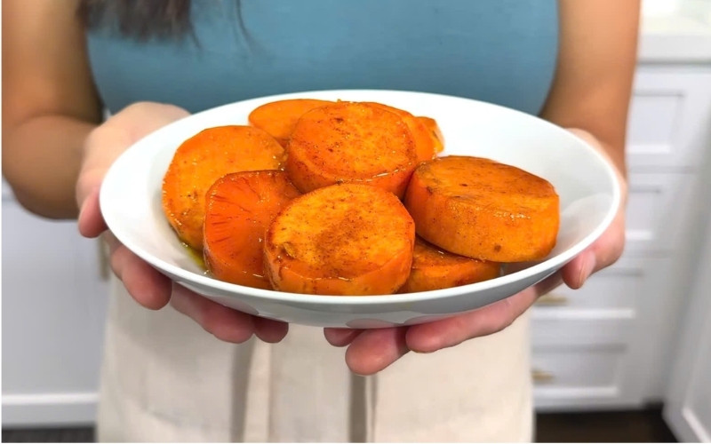 Khoai mềm, óng ánh siro và thơm hương bơ quế Khoai mềm, óng ánh siro và thơm hương bơ quế