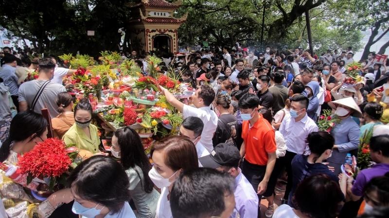 Những điều cần lưu ý khi lễ Phủ Tây Hồ Những điều cần lưu ý khi lễ Phủ Tây Hồ