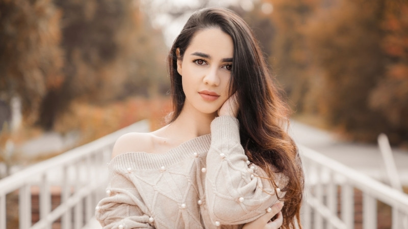 Để dịu dàng nữ tính, hãy lắng nghe bản thân, chăm sóc cảm xúc và thể hiện sự mềm mại