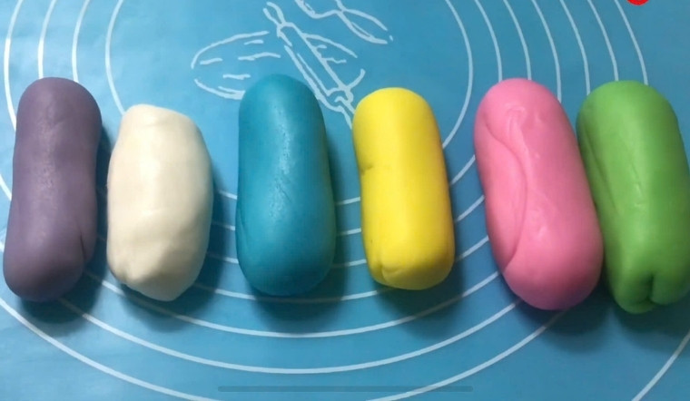 Fondant là gì? Cách làm kẹo fondant bánh kem để trang trí