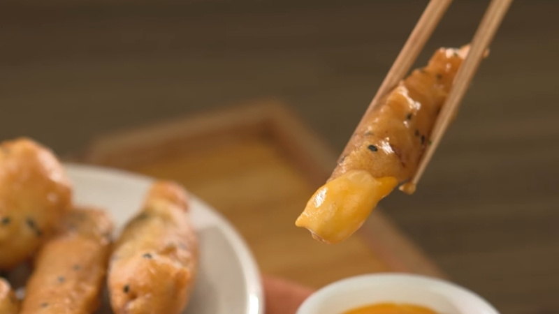 Thưởng thức thịt heo chiên vị cà ri Thưởng thức thịt heo chiên vị cà ri