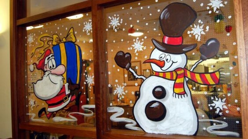 Vẽ trang trí Noel trên cửa kính