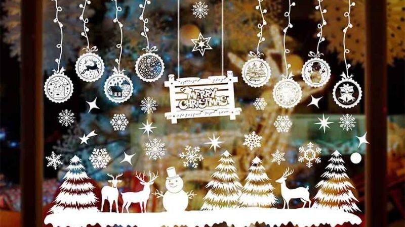 Trang trí Noel cửa kính bằng decal tự thiết kế