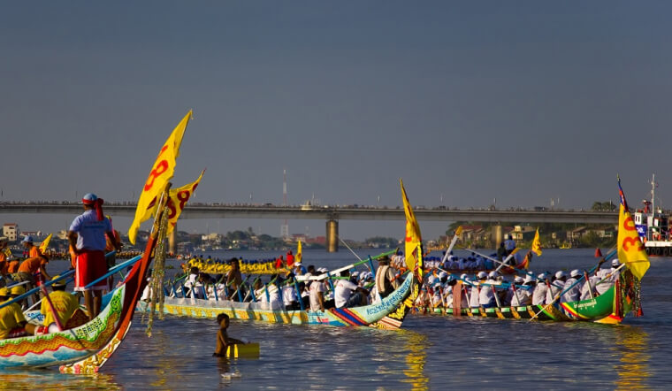 Lễ hội Bon Om Touk (Oóc Om Bóc) là gì? Lễ hội đua ghe ngo lớn nhất năm