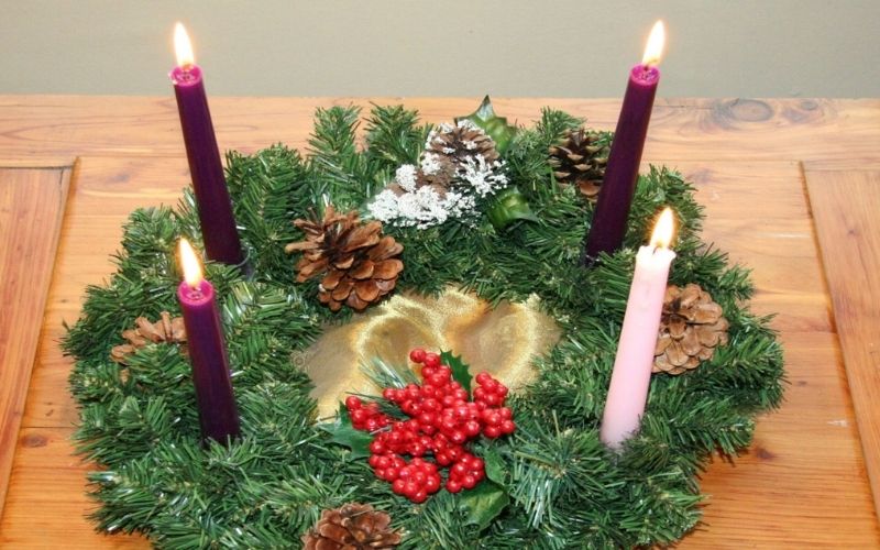 Vòng lá Mùa Vọng biểu tượng cho tình yêu và hy vọng Vòng lá Mùa Vọng biểu tượng cho tình yêu và hy vọng