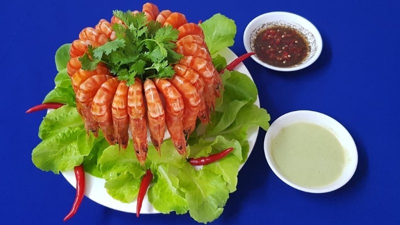 Món tôm hấp nước dừa