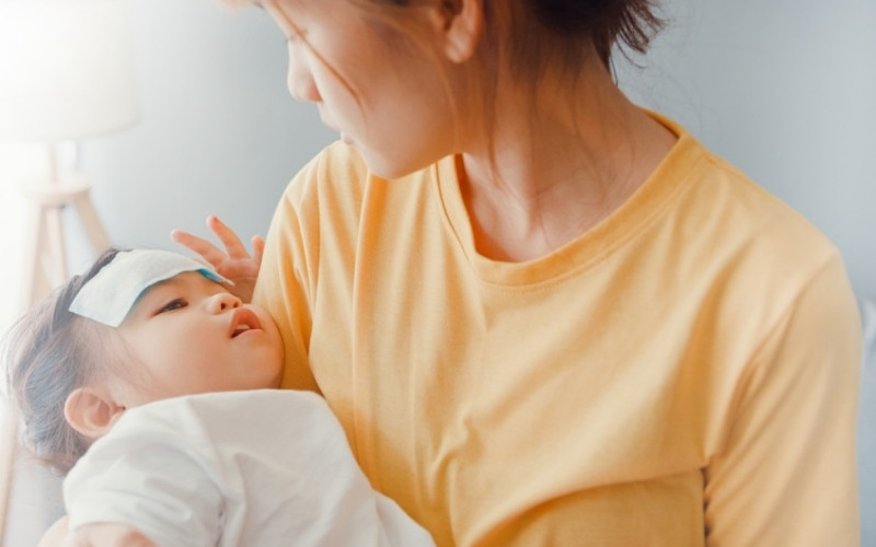 Trẻ 1 tuổi dễ mắc cúm A do miễn dịch non và tiếp xúc môi trường đông người