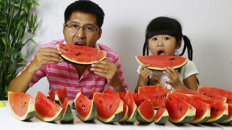Trẻ ho có ăn được dưa hấu không? Trẻ ho có ăn được dưa hấu không?