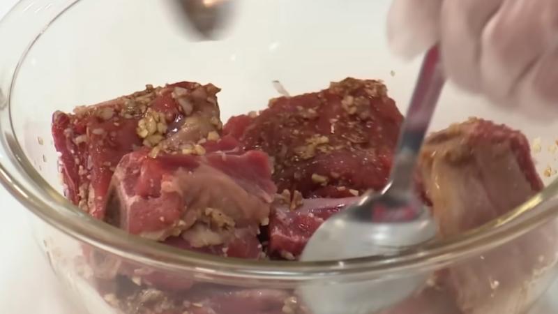 Ướp sườn bò đậm đà