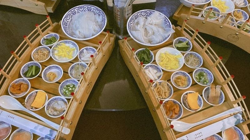 Câu chuyện và truyền thuyết về bún qua cầu Vân Nam