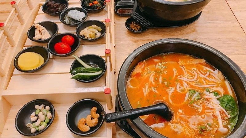 Cách thưởng thức đúng chuẩn bún qua cầu Vân Nam