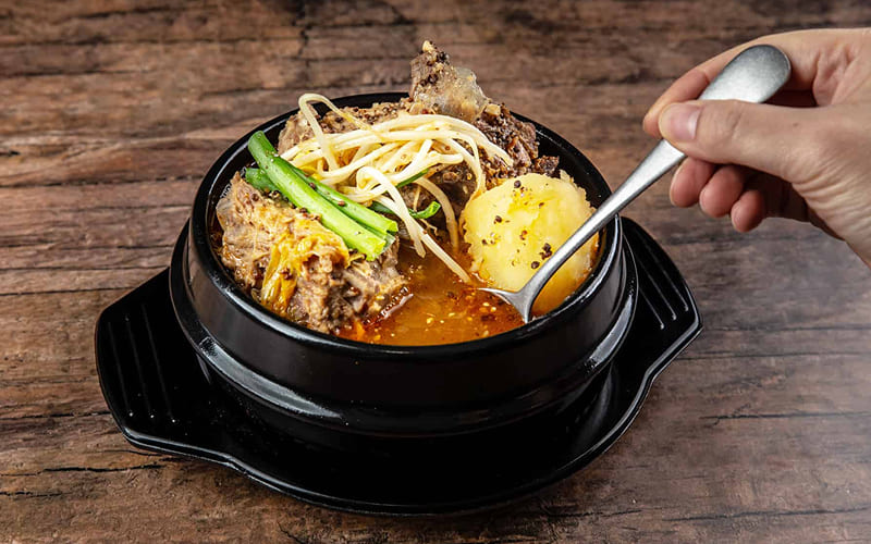 Cách thưởng thức Gamjatang như người bản xứ