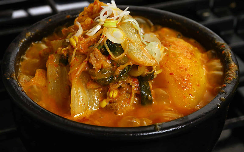 Gamjatang - Canh khoai tây hay canh xương heo?