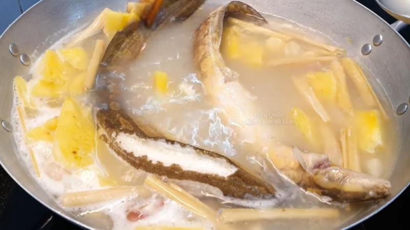 Nấu cá và nêm lần cuối