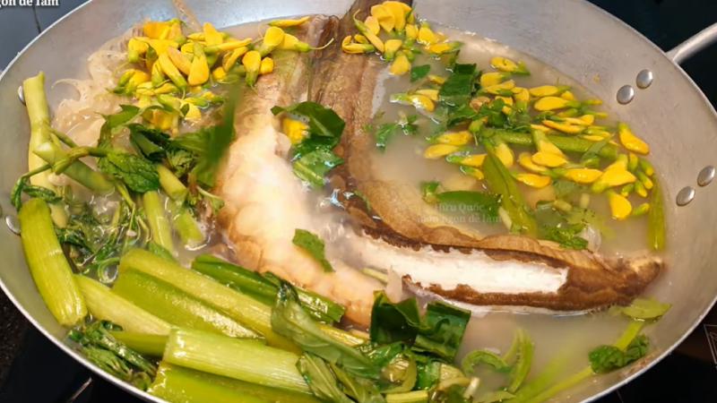 Món lẩu cá chạch nấu mẻ khi hoàn thành