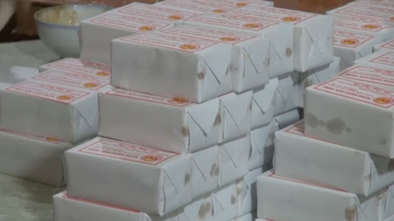 Bánh khảo Cao Bằng giá khoảng 15.000 - 17.000 VNĐ/cái