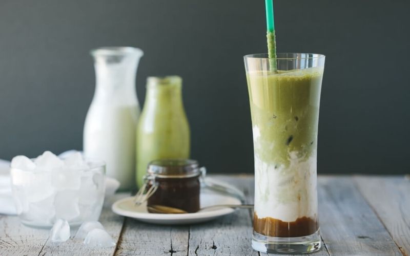 Cà phê hòa cùng kem matcha béo ngọt, tạo ly “2 trong 1” thơm ngon