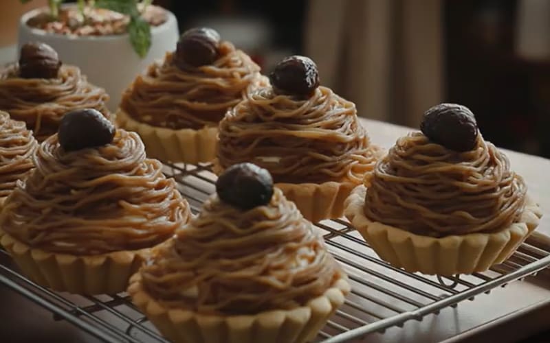 Bánh mang hương bùi béo tinh tế, ăn rất cuốn miệng.