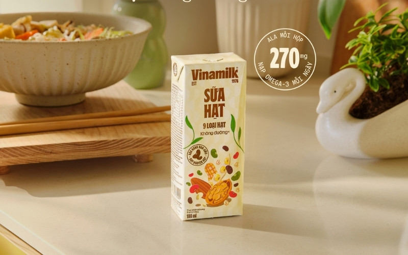 Uống sữa hạt Vinamilk đúng liều lượng mỗi ngày giúp cơ thể nhận đủ dưỡng chất và năng lượng Uống sữa hạt Vinamilk đúng liều lượng mỗi ngày giúp cơ thể nhận đủ dưỡng chất và năng lượng