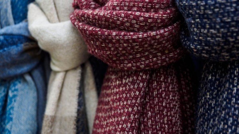 Khăn choàng hoặc khăn len cao cấp