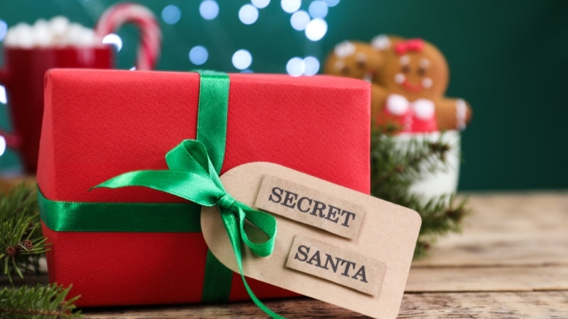 Những lưu ý khi tặng quà Secret Santa tại văn phòng
