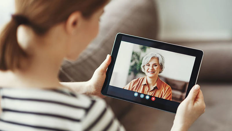 Gọi điện video cho người thân, bạn bè