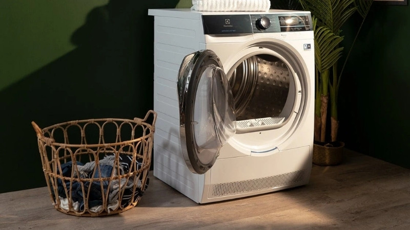 Không sử dụng máy sấy quần áo để sấy đồ điện tử